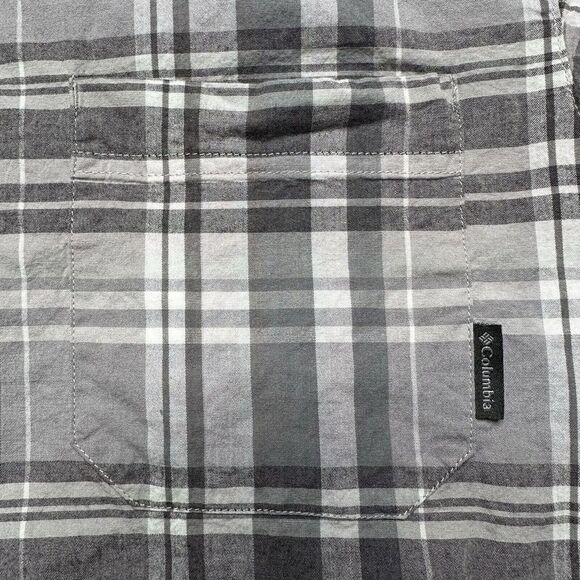 Columbia Mens Shirt Rapid Rivers Gray Plaid Regular Fit Button Down Casual Small - Picture 3 of 6